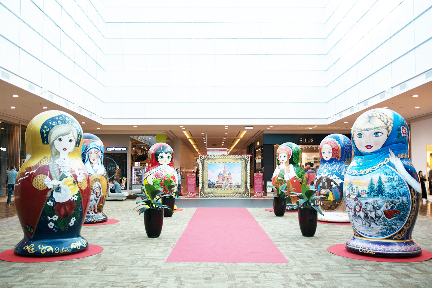 Exposição de Matrioshkas Gigantes. Ribeirão Shopping